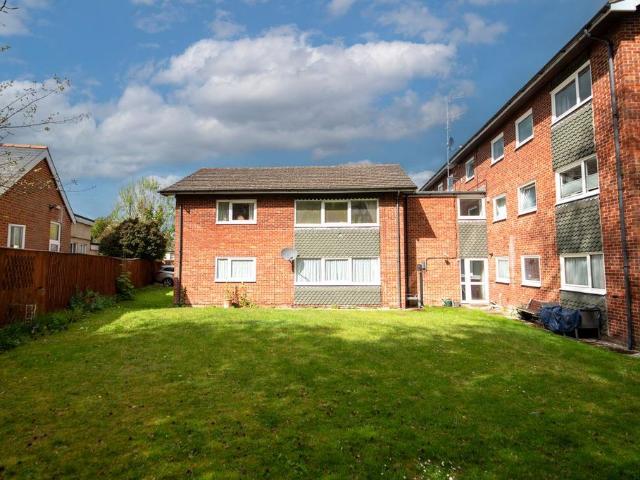 Flat for sale in Enborne, West Berkshire