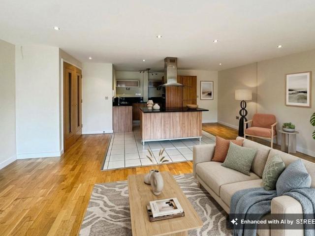 Flat for sale in Highfields, Leicester