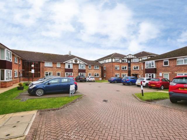 Flat for sale in Haxby, York