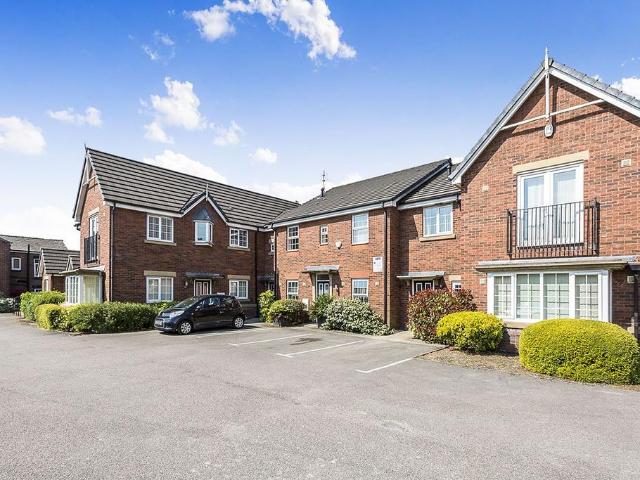 Flat for sale in Crooke, Wigan