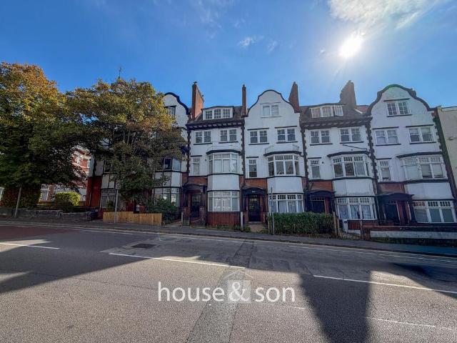 Flat for sale in Boscombe, Bournemouth