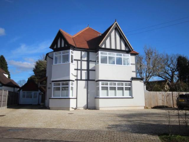 Flat for sale in Pinner, Isle Of Man