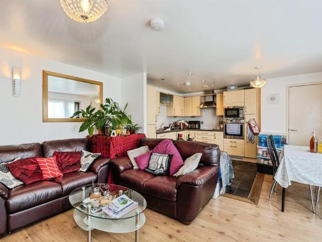 Flat for sale in Mount Pleasant, Nangreaves