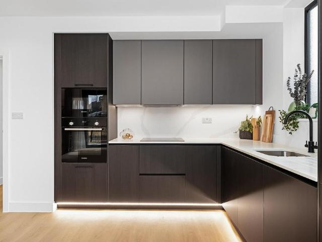 Flat for sale in West Norwood, Greater London