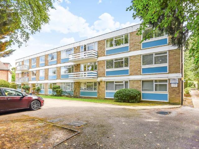 Flat for sale in Northwood, Greater London