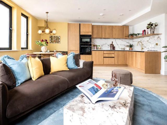 Flat for sale in Angel, Greater London