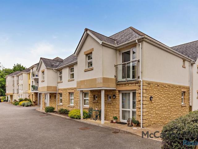 Flat for sale in Trelander, Penweathers