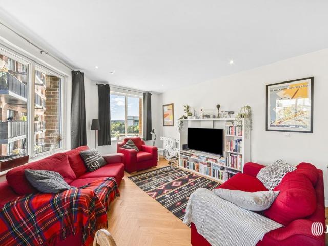 Flat for sale in Bromley-by-Bow, Poplar Grove