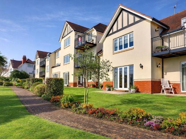 Flat for sale in Minehead, Somerset