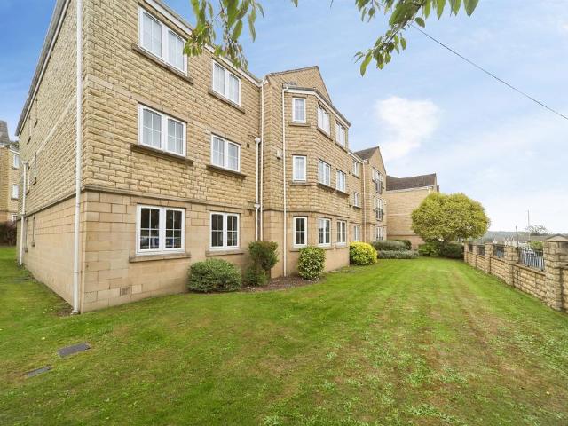 Flat for sale in Pudsey, West Yorkshire