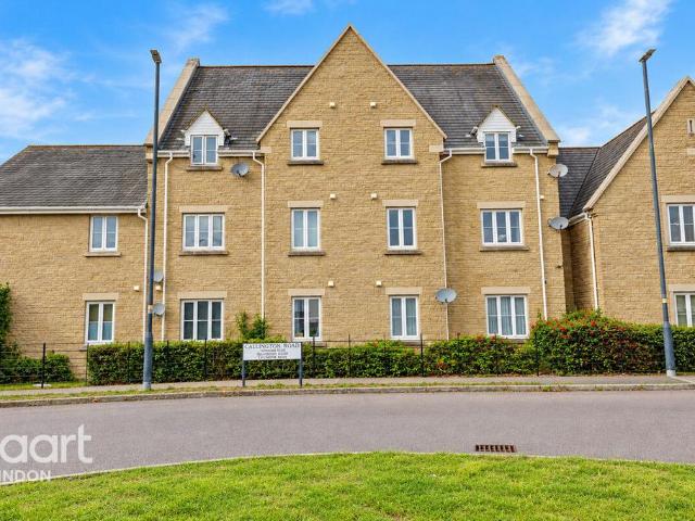 Flat for sale in Oakhurst