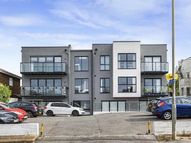 Flat for sale in Peacehaven, Iford