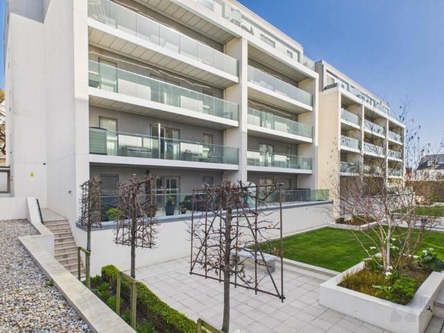 Flat for sale in St Helier, Greater London