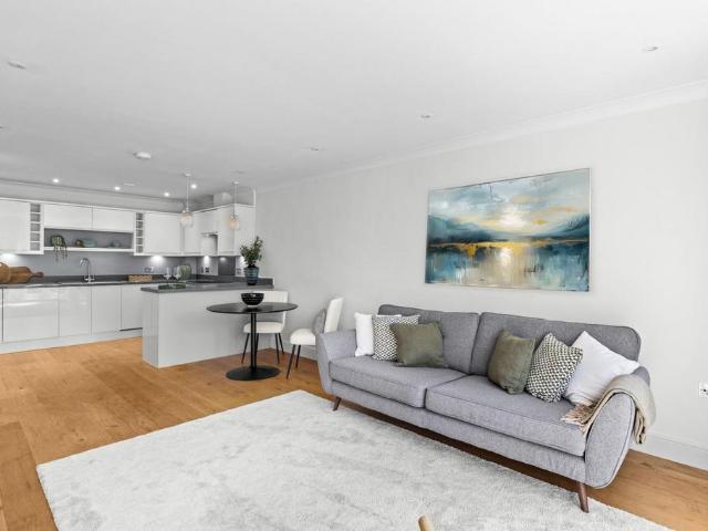 Flat for sale in Amersham