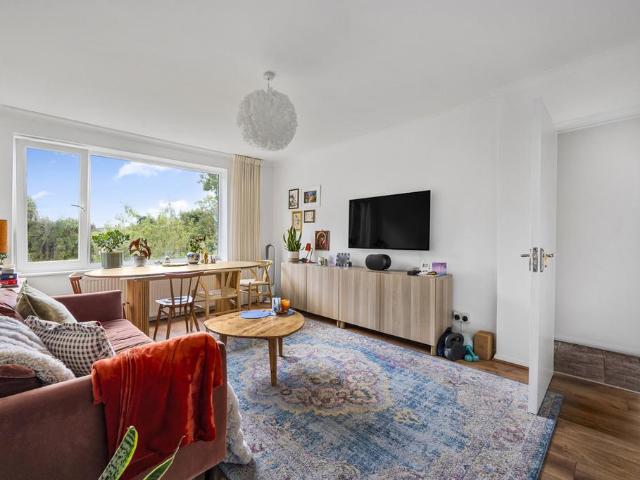 Flat for sale in Dalston, De Beauvoir Town