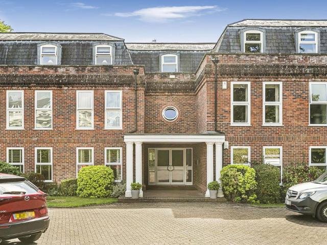 Flat for sale in Windsor