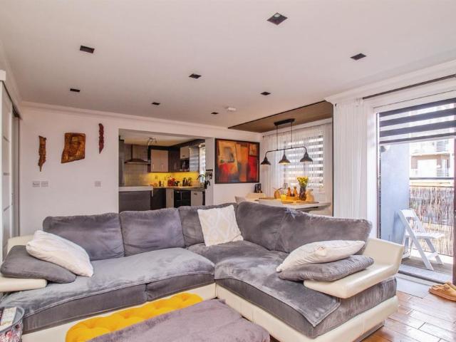 Flat for sale in Monkston Park, Milton Keynes