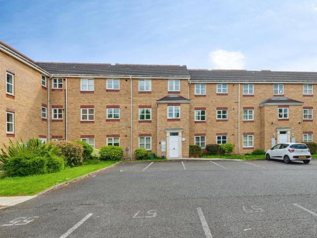 Flat for sale in Deysbrook, Calderstones