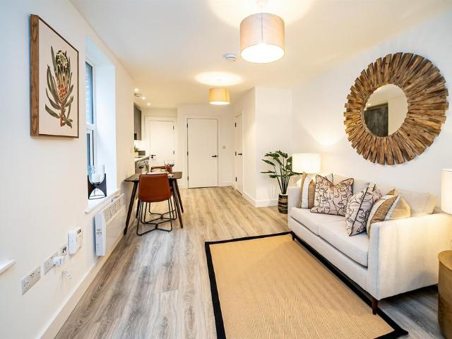 Flat for sale in Slough