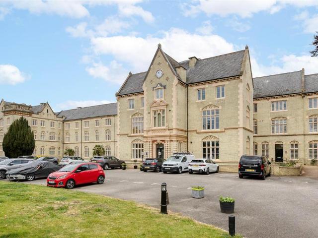 Flat for sale in Fairfield Park, Bedfordshire