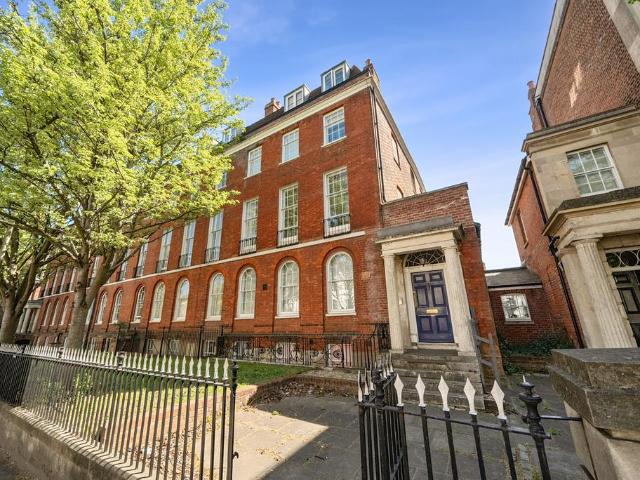 Flat for sale in Newtown, Reading