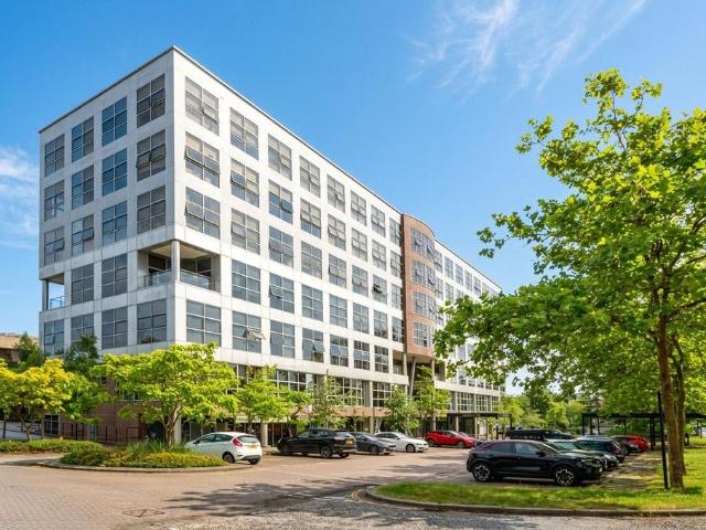 Flat for sale in Milton Keynes