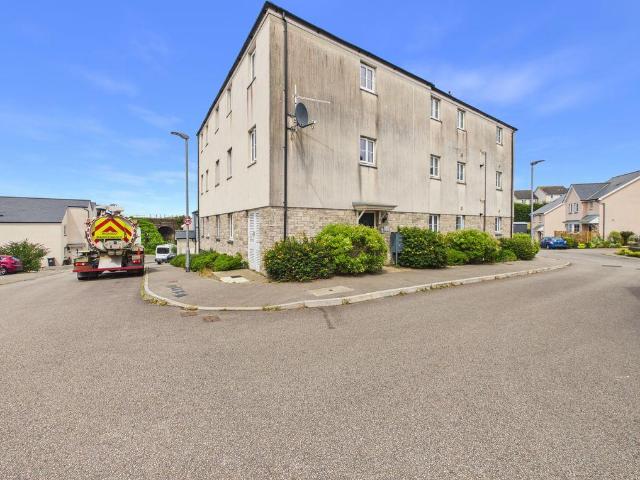 Flat for sale in Hayle, Cornwall