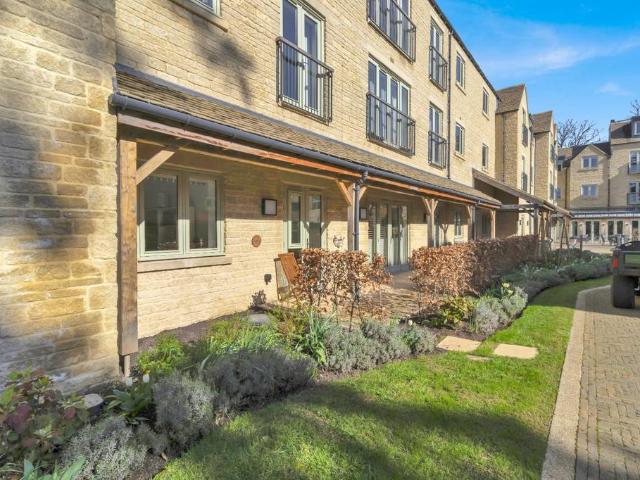 House for sale in Fossebridge, Gloucestershire
