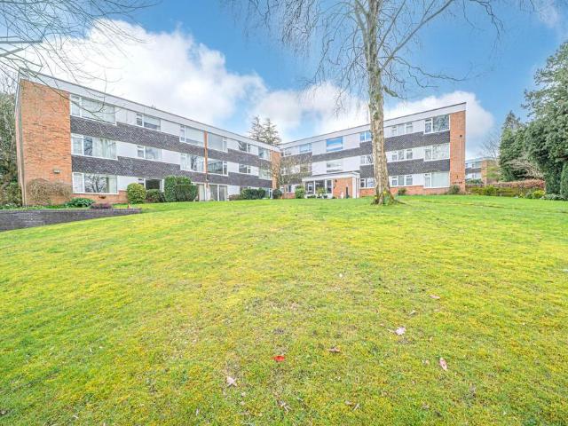 Flat for sale in Blossomfield, West Midlands