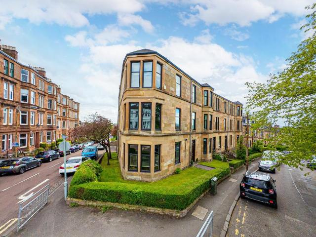 Flat for sale in Battlefield, Scotland