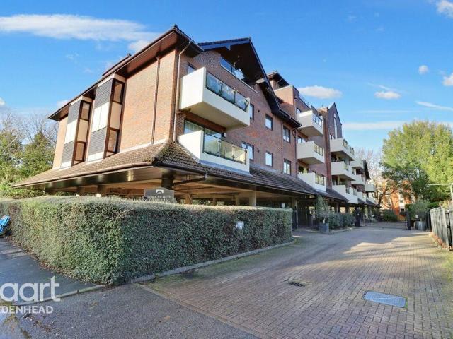 Flat for sale in Fishery, Maidenhead