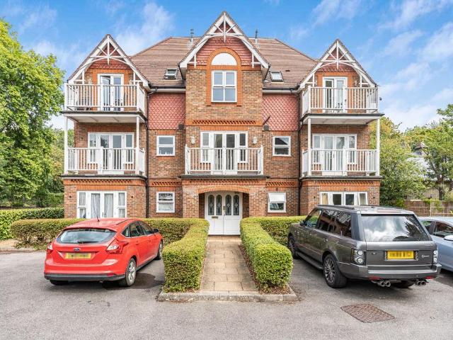 Flat for sale in Knowle Green, Lower Halliford