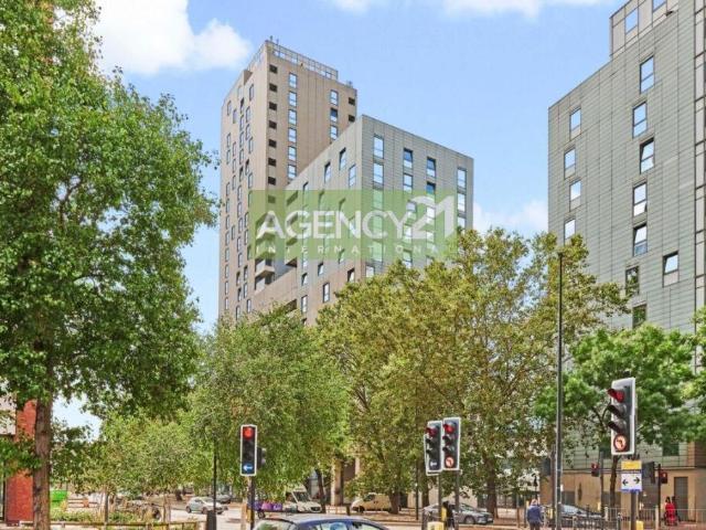 Flat for sale in Blackwall, Greater London