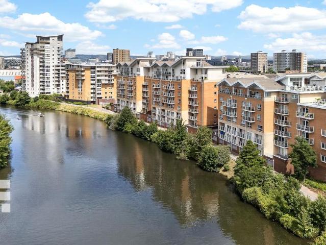 Flat for sale in Falcon Lodge, Wales