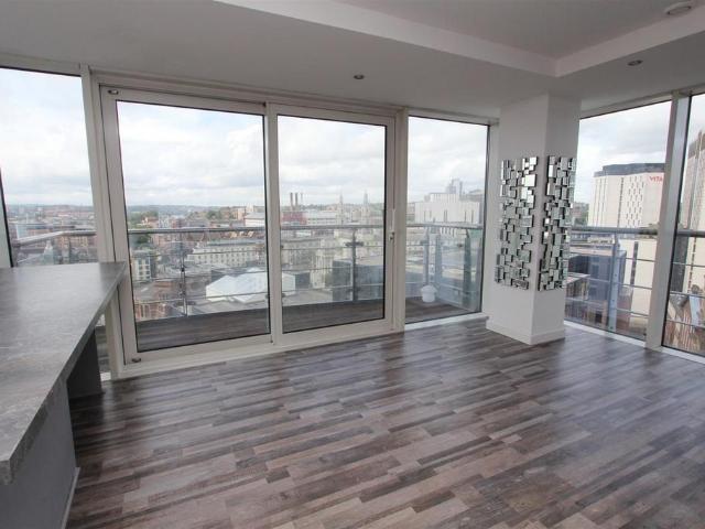Flat for sale in West Yorkshire
