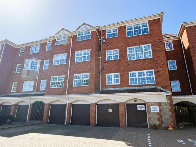 Flat for sale in Westoe, South Shields