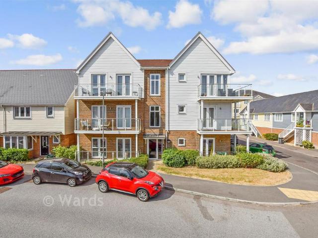 Flat for sale in Snodland, Bourne Vale