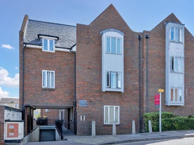 Flat for sale in King's Walden, Hertfordshire