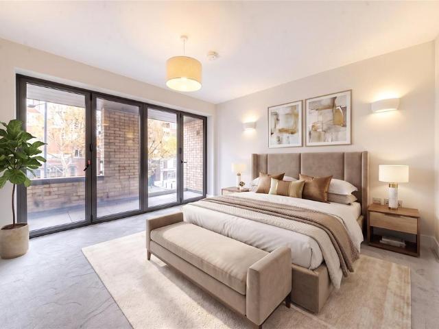 Flat for sale in London Borough of Hammersmith and Fulham, Greater London