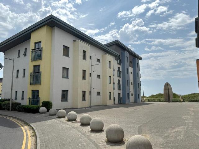 Flat for sale in SA1 Swansea Waterfront, Nangreaves