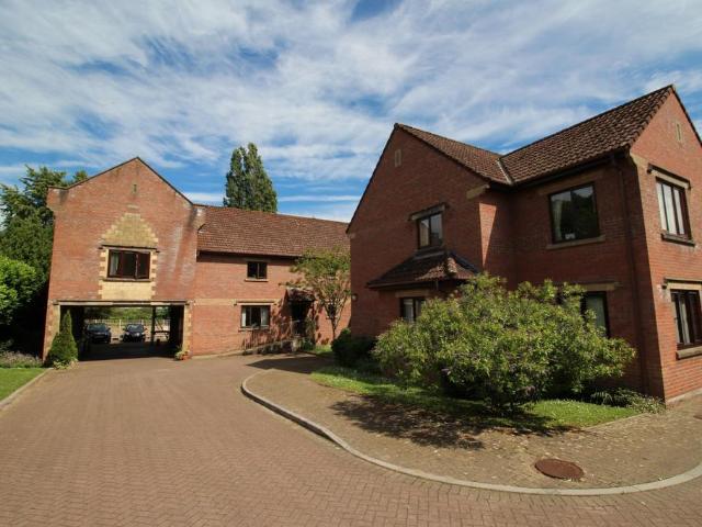 Flat for sale in North Weston, Portishead