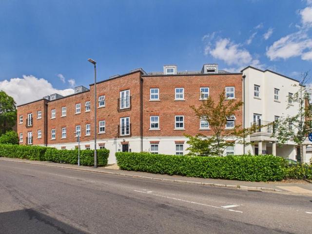 Flat for sale in Amersham