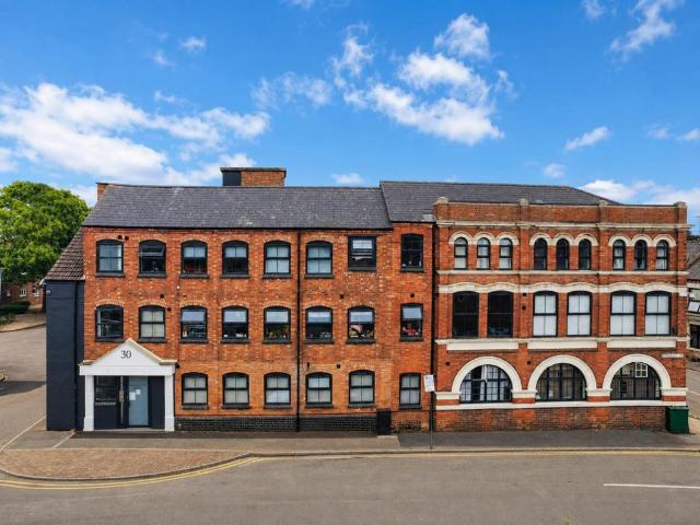 Flat for sale in Phippsville, Northampton