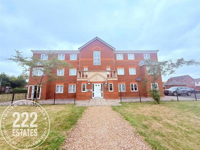 Flat for sale in Whitecross, Warrington