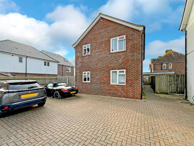 Flat for sale in Clapham, West Sussex