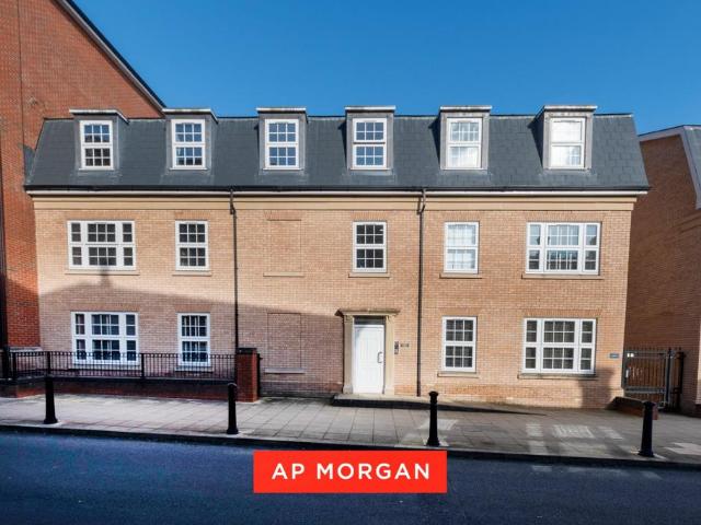 Flat for sale in Dickens Heath, West Midlands