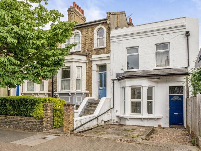 Flat for sale in Penge, Isle Of Man
