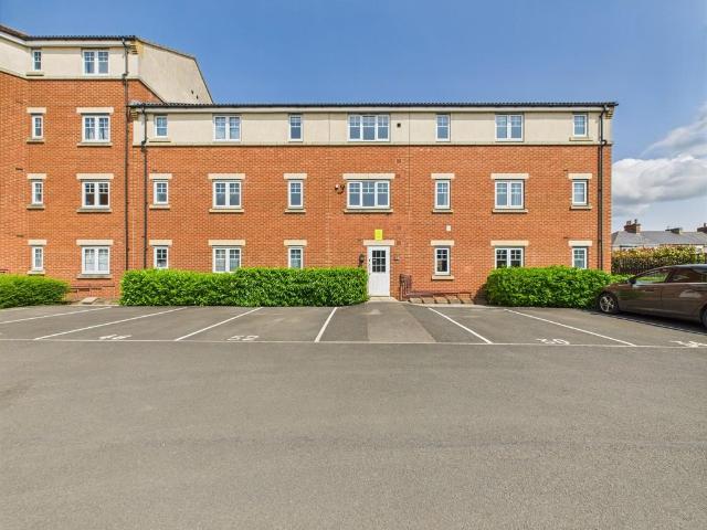 Flat for sale in Darlington