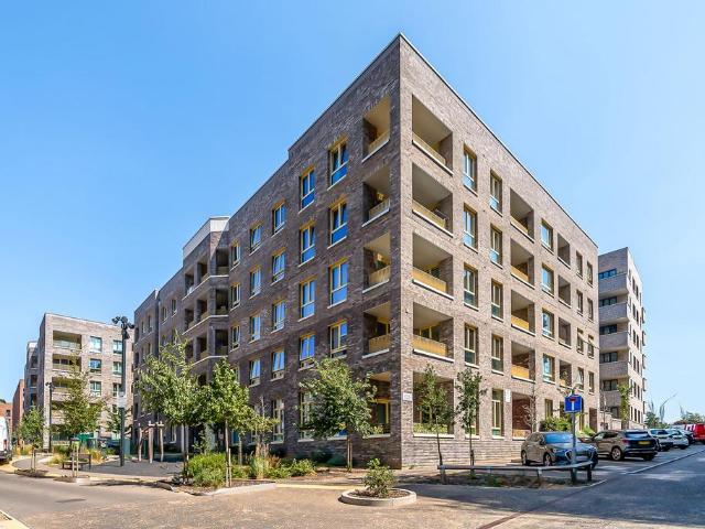 Flat for sale in Barking Riverside, Greater London