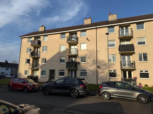 Flat for sale in Barassie, Scotland